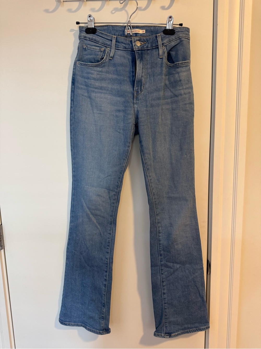 Levi’s 725 High Rise Bootcut Jeans